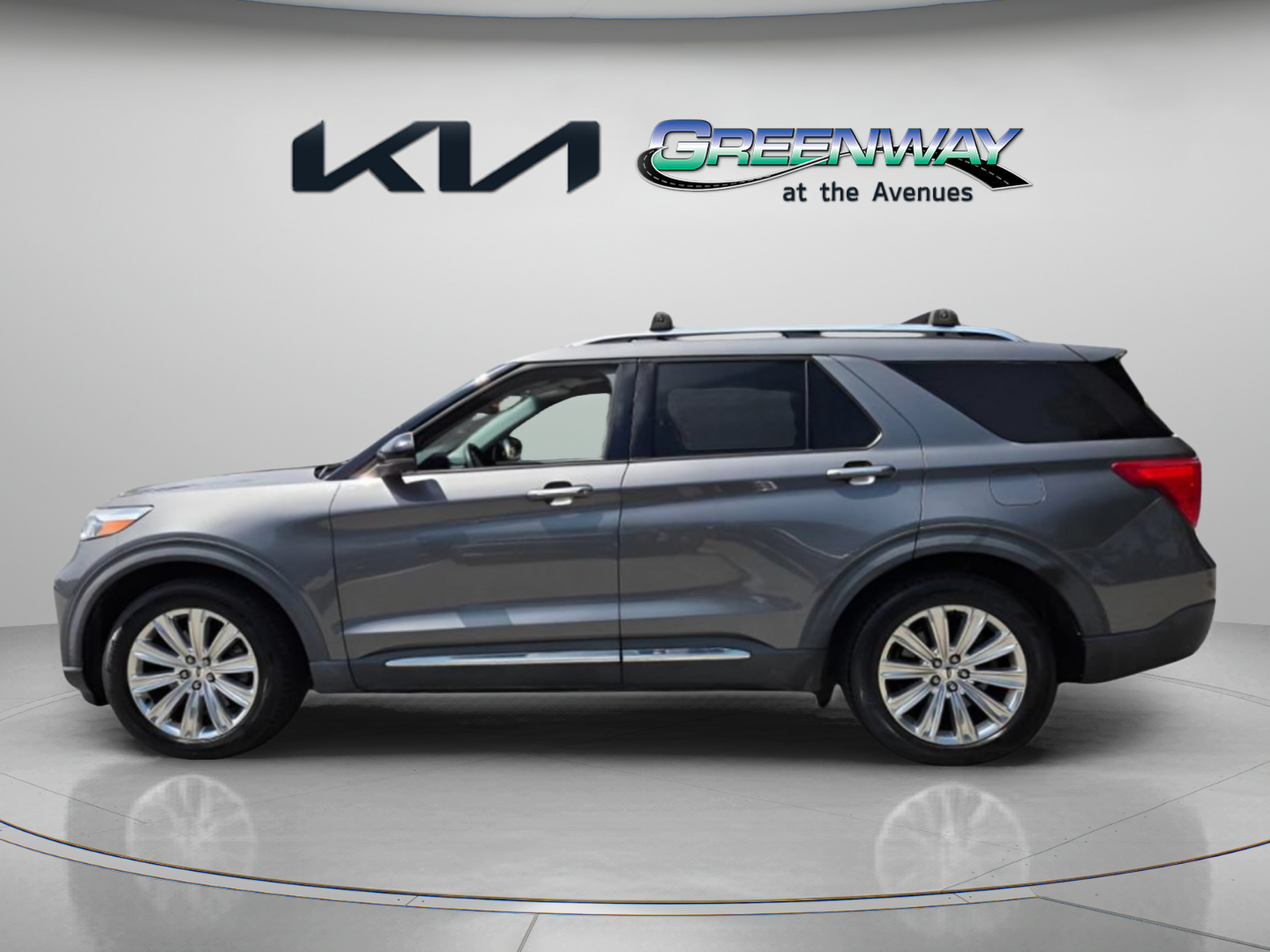 Used 2021 Ford Explorer Limited w/ Hybrid Equipment Group 310A RWD image 4