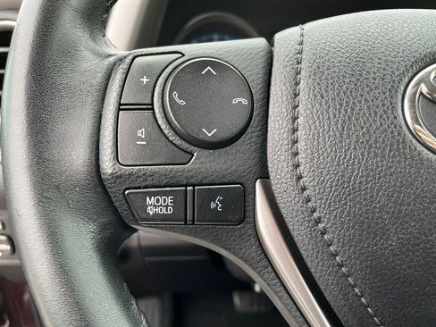Used 2018 Toyota RAV4 XLE AWD/4WD image 10