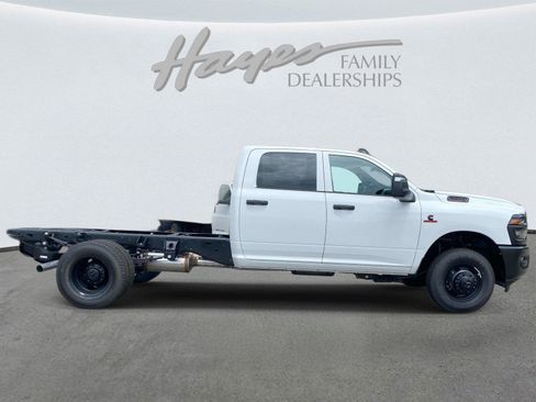 New 2026 RAM 3500 Tradesman AWD/4WD image 3