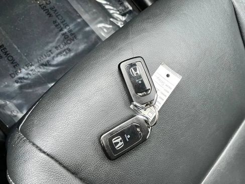 Used 2016 Honda Pilot Touring image 14
