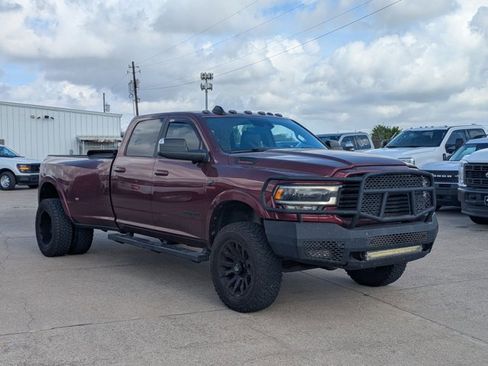 Used 2020 RAM 3500 Laramie w/ Night Edition image 3