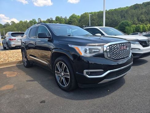 Used 2019 GMC Acadia Denali w/ Technology Package FWD image 3