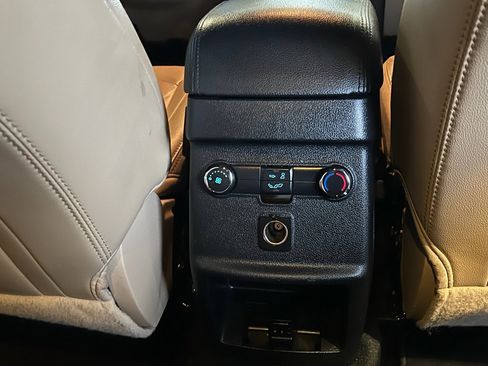 Used 2016 Ford Explorer XLT w/ Equipment Group 202A image 29