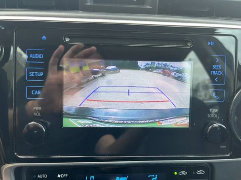 Used 2017 Toyota Corolla LE FWD image 22