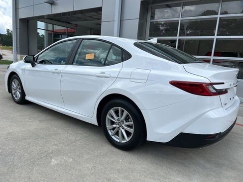 Used 2025 Toyota Camry LE FWD image 7
