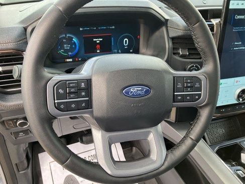 Used 2025 Ford F150 Lightning Lariat image 19