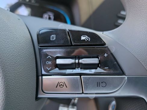 New 2026 Hyundai Elantra SE FWD image 19