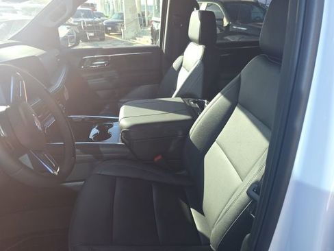 New 2025 Chevrolet Suburban LT w/ Advanced Technology Package image 8