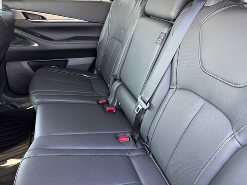New 2026 INFINITI QX60 Luxe image 24