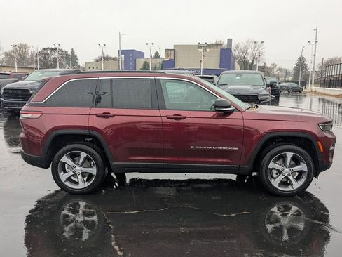 New 2025 Jeep Grand Cherokee Limited w/ Luxury Tech Group II image 9