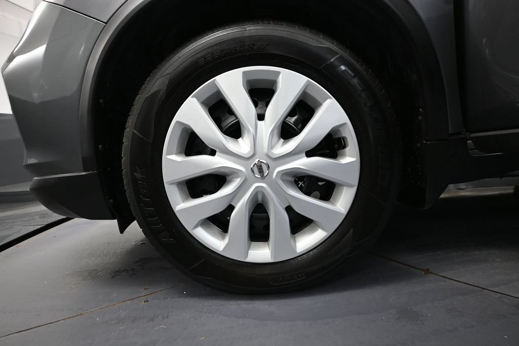 Used 2017 Nissan Rogue S FWD image 12