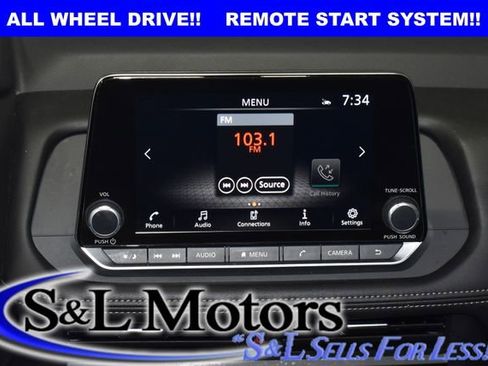 Used 2025 Nissan Rogue SV AWD/4WD image 17