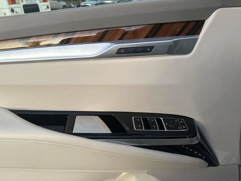 Used 2025 Cadillac Escalade Premium Luxury Platinum w/ LPO, Floor Liner Package AWD/4WD image 15