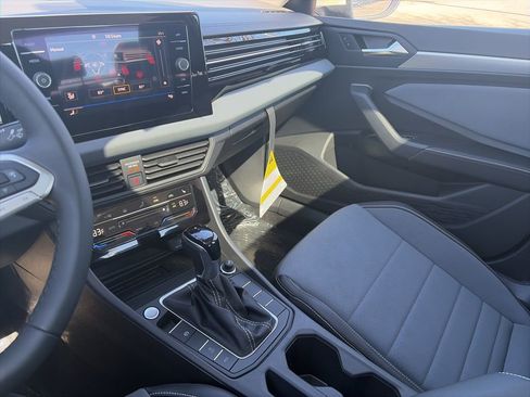 New 2026 Volkswagen Jetta SE image 19