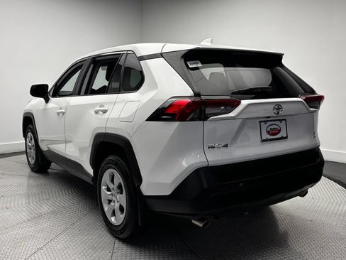 Used 2024 Toyota RAV4 LE AWD/4WD image 33