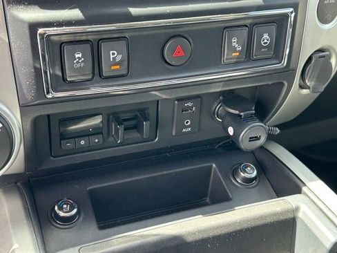 Used 2018 Nissan Titan PRO-4X w/ Pro-4x Convenience Package image 32