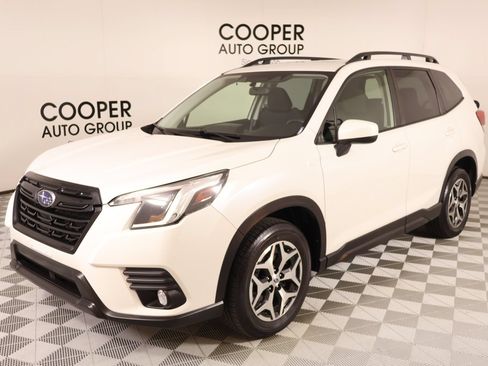 Used 2022 Subaru Forester Premium AWD/4WD image 10
