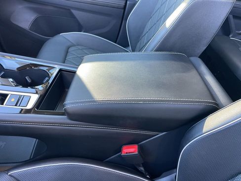 Used 2024 Volkswagen Atlas SEL Premium R-Line image 13