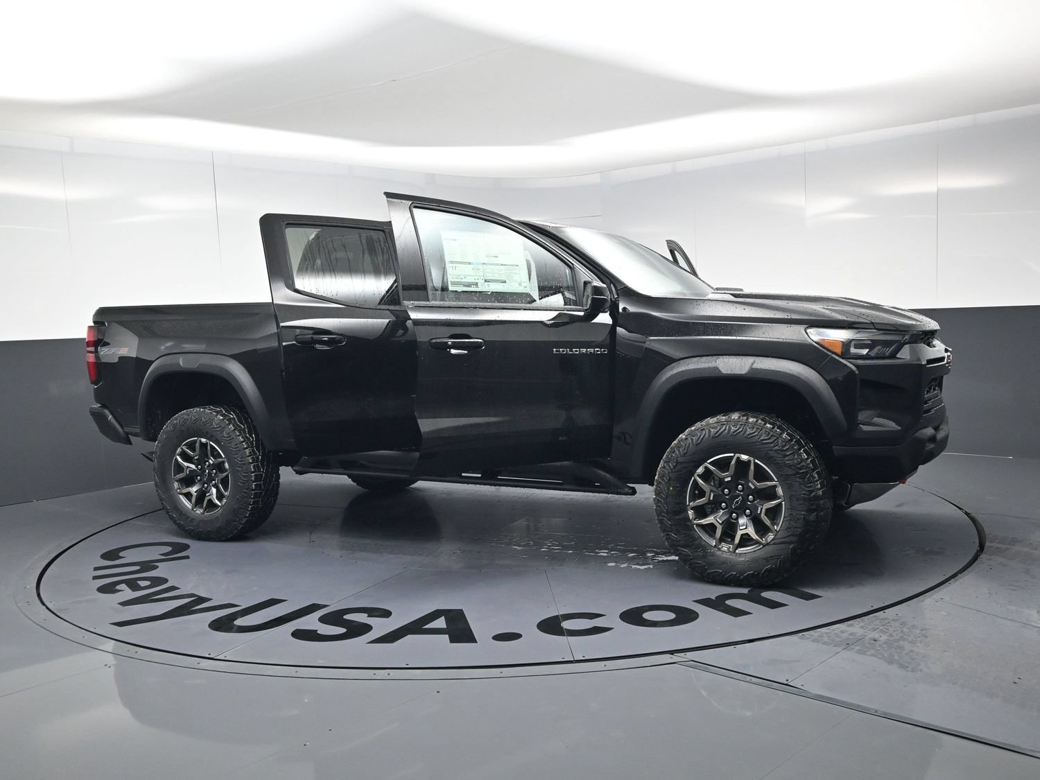 New 2026 Chevrolet Colorado ZR2 w/ Technology Package AWD/4WD image 31