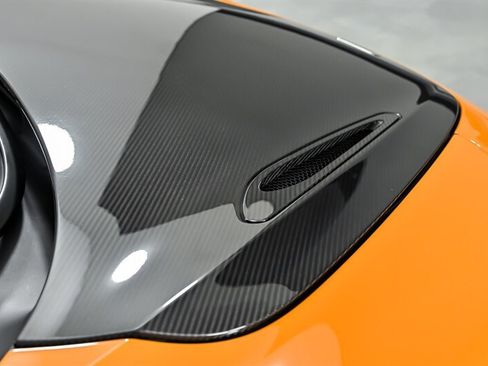 Used 2018 McLaren 720S RWD image 8