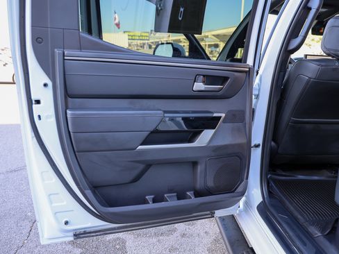 Used 2025 Toyota Tundra Limited image 39