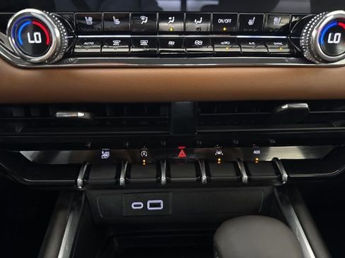 Used 2025 GMC Canyon AT4 w/ Nightfall Edition image 26