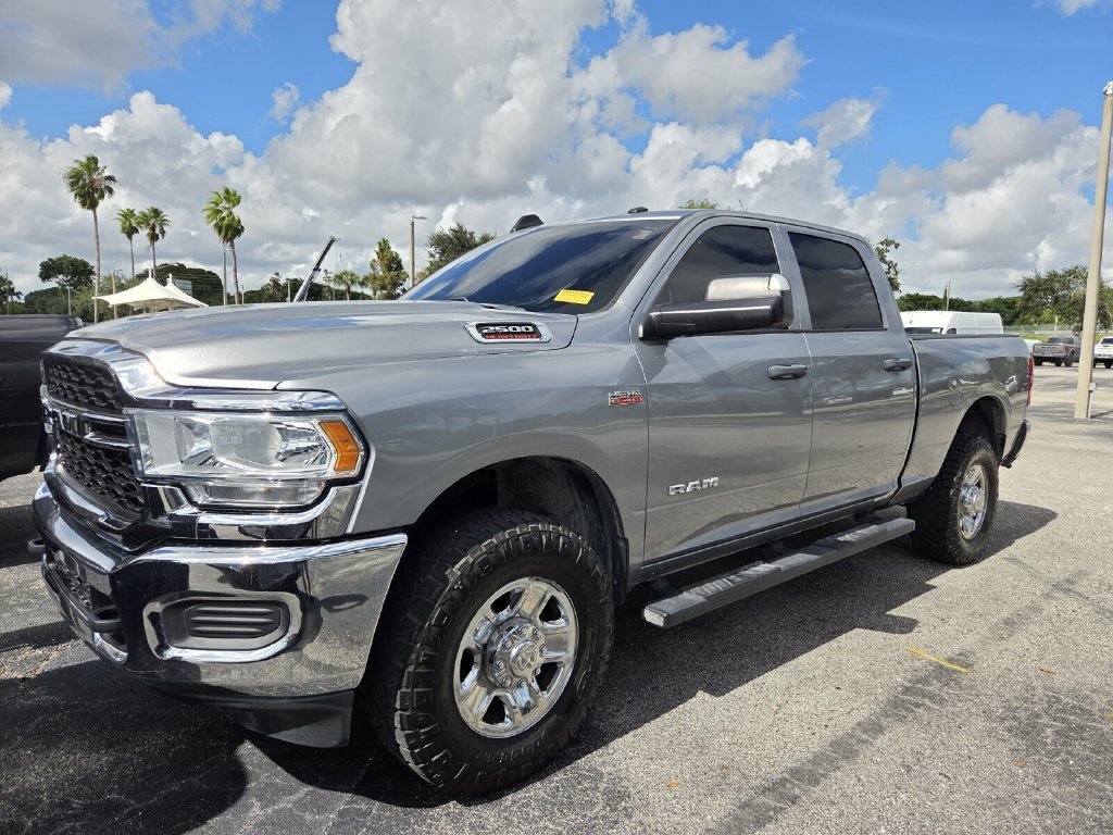 Used 2020 RAM 2500 Tradesman w/ Chrome Appearance Group AWD/4WD image 3