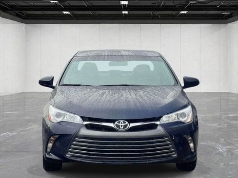 Used 2016 Toyota Camry LE FWD image 2