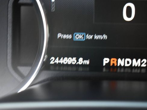Used 2017 Ford F250 Lariat w/ Lariat Value Package AWD/4WD image 18