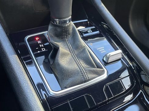 Used 2023 Jeep Compass Limited image 21