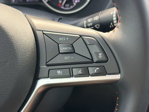 Used 2025 Nissan Sentra SR FWD image 27