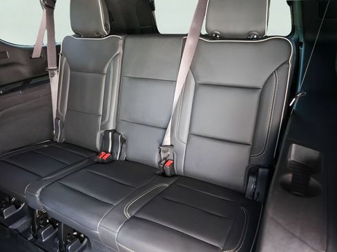Used 2022 GMC Yukon XL SLT w/ SLT Premium Package RWD image 29