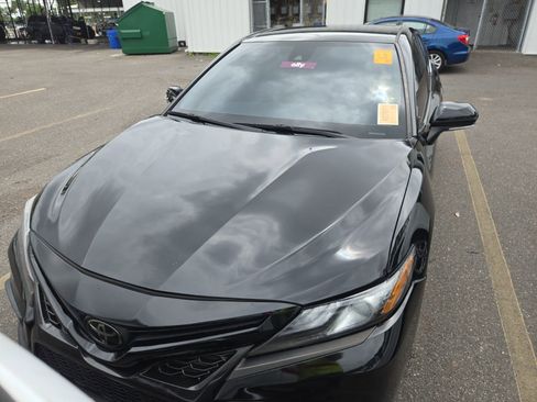 Used 2023 Toyota Camry XSE FWD image 2