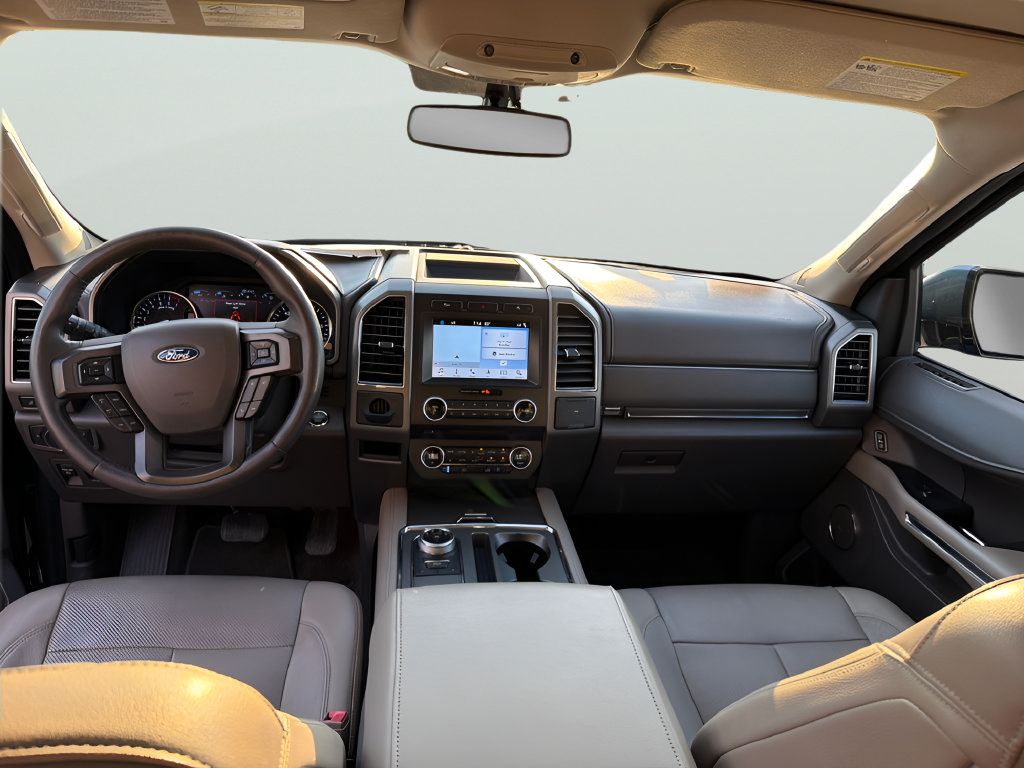 Used 2018 Ford Expedition XLT w/ Equipment Group 202A RWD image 31