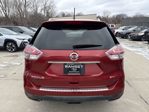 Used 2016 Nissan Rogue SV w/ SV Premium Package image 5