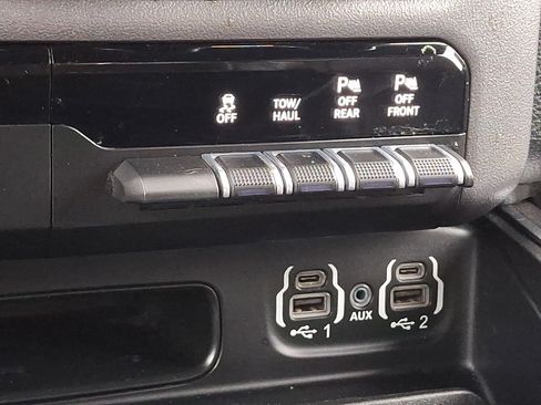 Used 2022 RAM 1500 Laramie AWD/4WD image 25