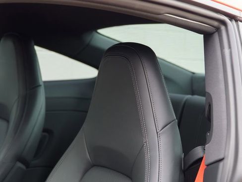 Certified 2025 Porsche 911 Carrera RWD image 19