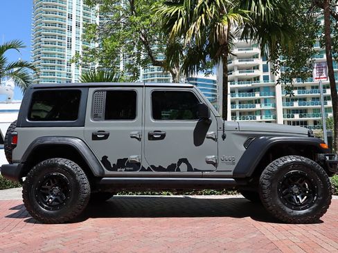 Used 2018 Jeep Wrangler Unlimited Sport AWD/4WD image 31
