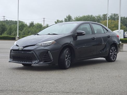 Used 2017 Toyota Corolla SE w/ Carpet Mat Package (TMS) FWD image 8