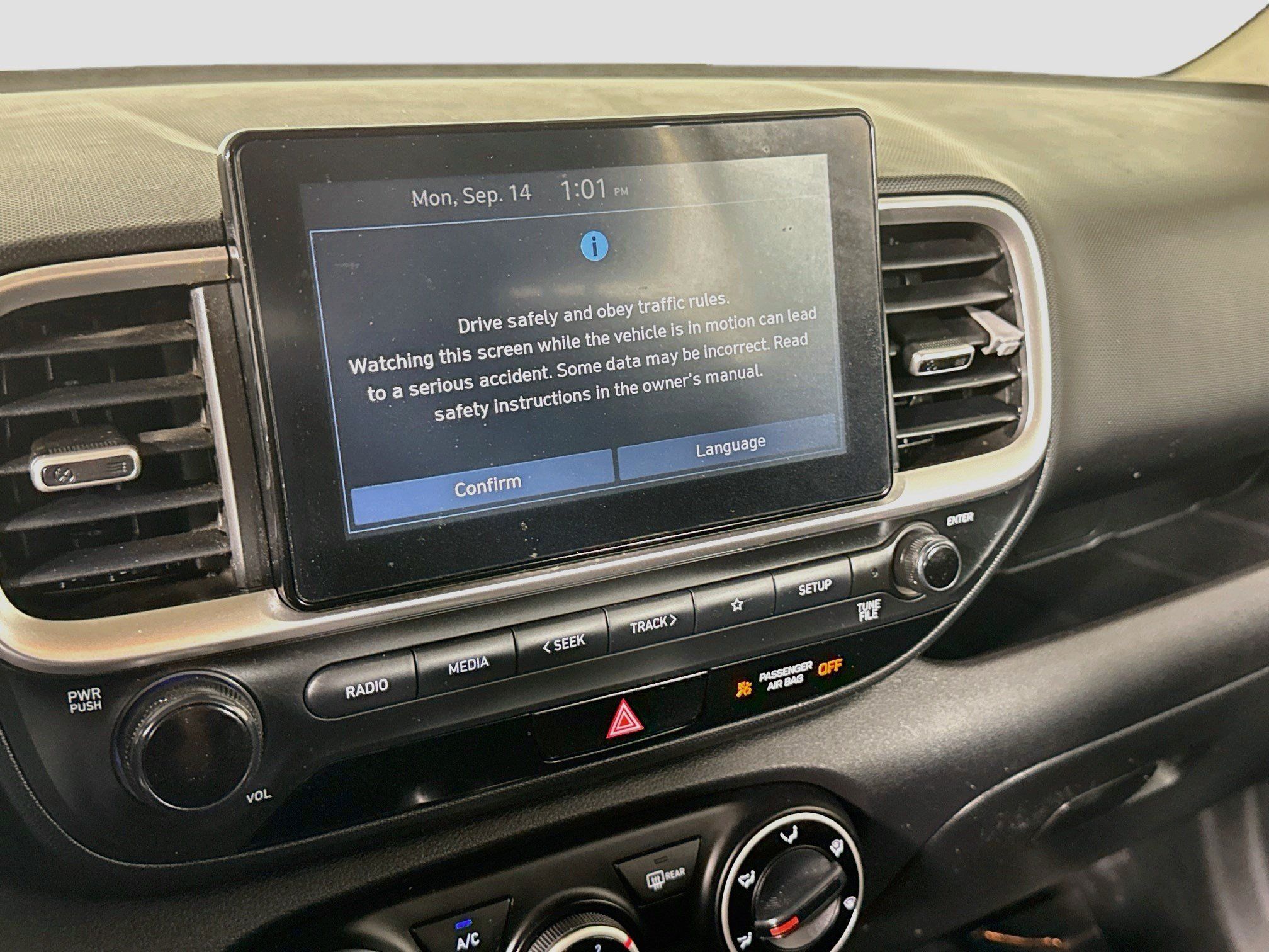Used 2021 Hyundai Venue SE w/ Cargo Package FWD image 18