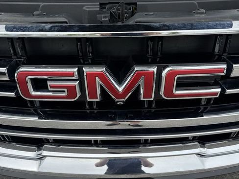 Used 2021 GMC Yukon XL SLT w/ SLT Luxury Plus Package AWD/4WD image 32