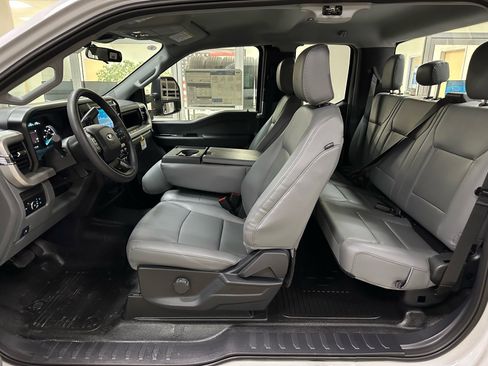 New 2026 Ford F250 XL w/ XL Chrome Package RWD image 23