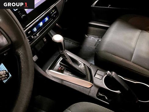 Certified 2019 Toyota Corolla LE FWD image 17