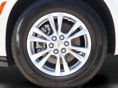 New 2025 Cadillac XT6 Luxury image 9