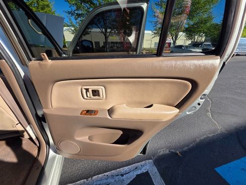 Used 2000 Toyota 4Runner Limited AWD/4WD image 46