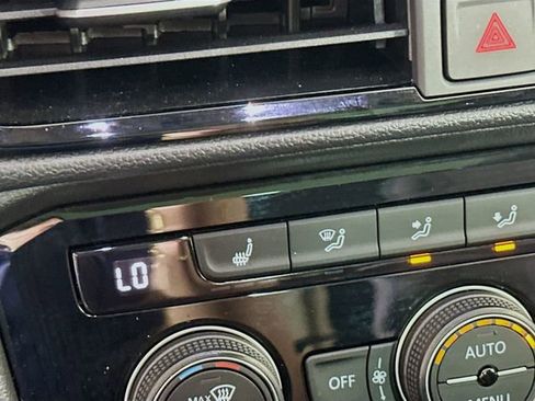 Used 2024 Volkswagen Taos SE image 20