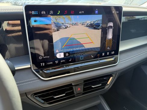 New 2026 Volkswagen Tiguan SE FWD image 19