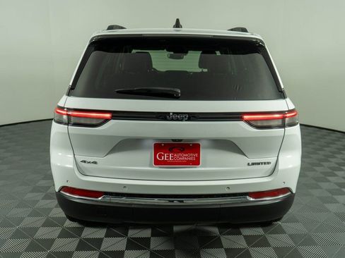 Used 2023 Jeep Grand Cherokee Limited AWD/4WD image 5