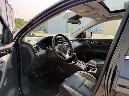 Used 2017 Nissan Rogue Sport SL w/ SL Premium Package AWD/4WD image 13