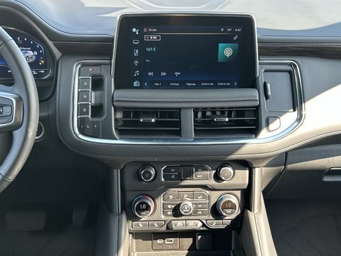 Used 2024 Chevrolet Tahoe Z71 w/ Luxury Package AWD/4WD image 25
